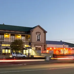 Racecourse And Motor Hotel